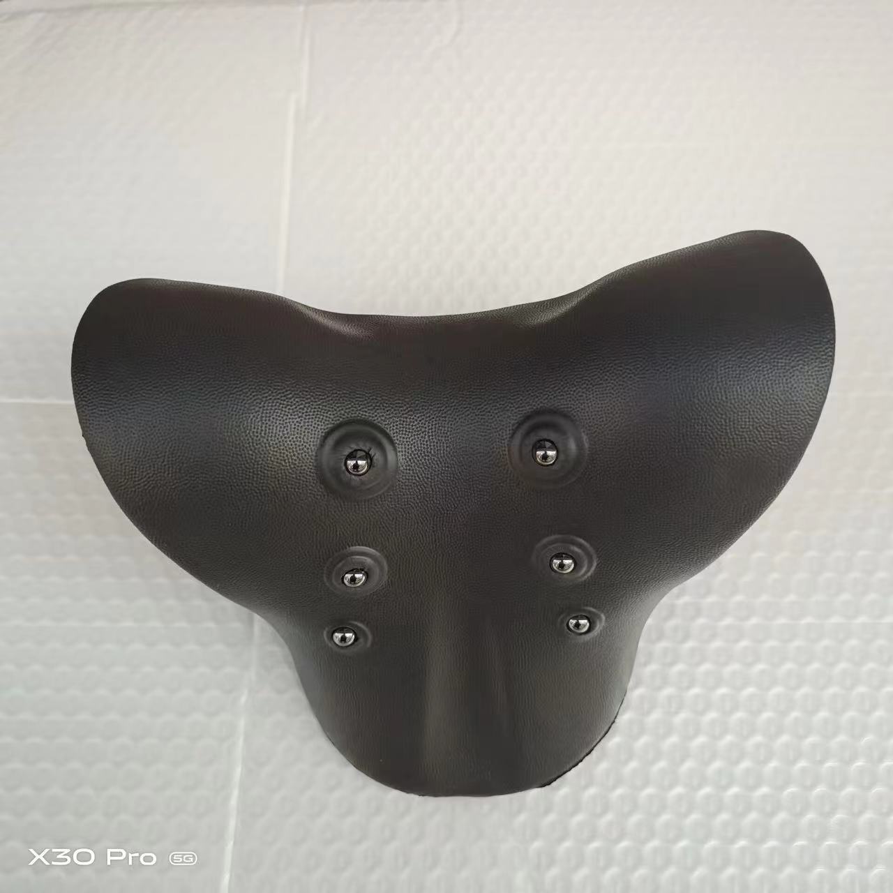 C-Type Magnet Massage Pillow